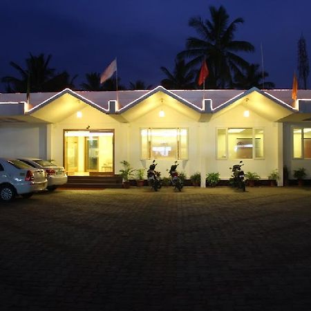 Issacs The Resort Sultan Bathery Esterno foto