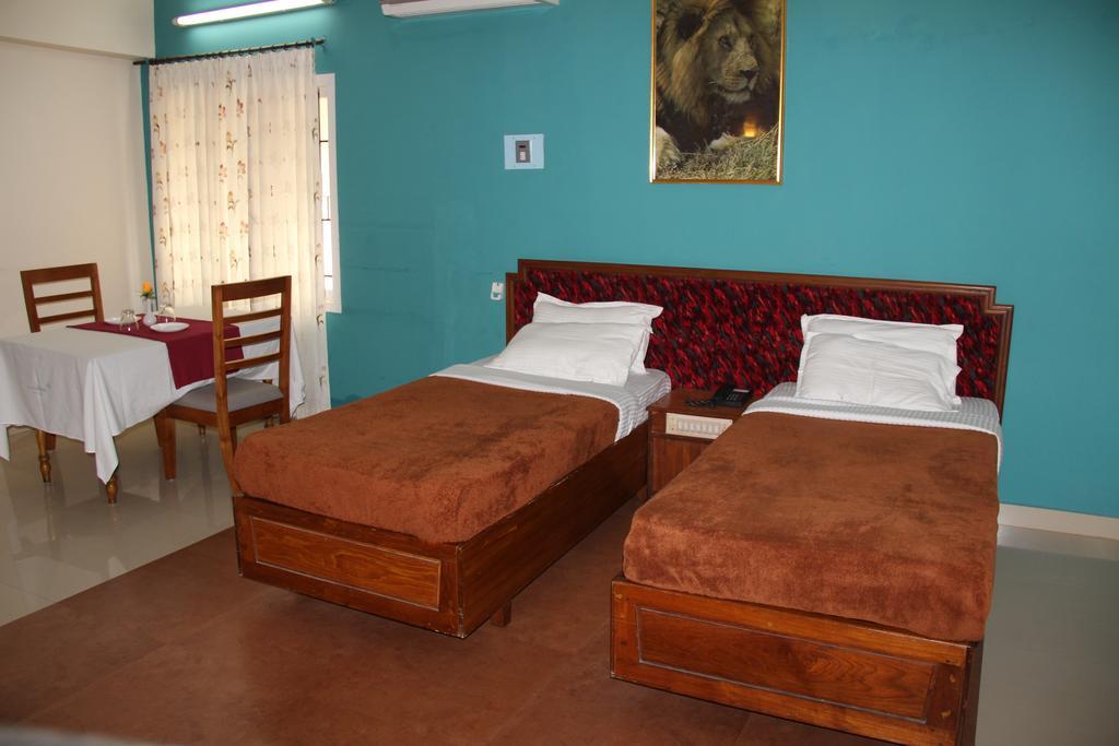 Issacs The Resort Sultan Bathery Camera foto