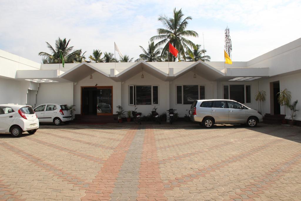 Issacs The Resort Sultan Bathery Esterno foto